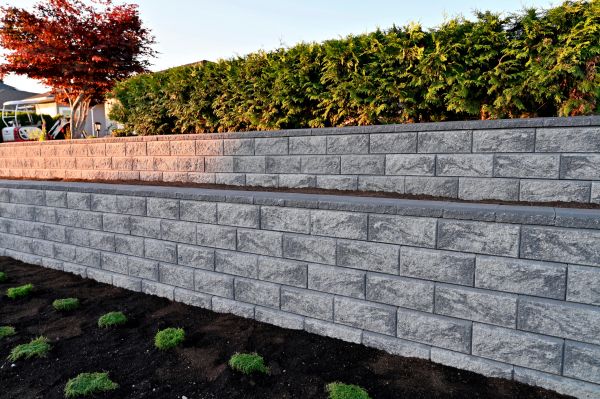 Concrete Retaining Wall Installation in Tehachapi