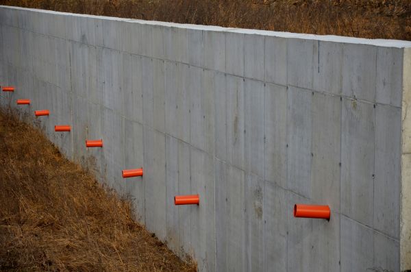 Concrete Wall Installation in Tehachapi